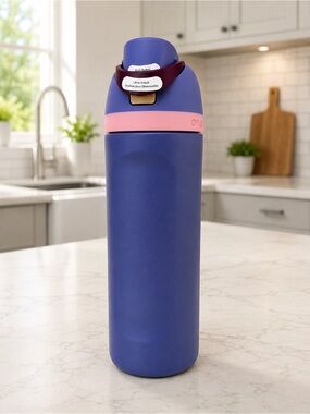 Brand NEW Owala FreeSip 24 oz Insulated Stainless Steel Water Bottle Blue Pink